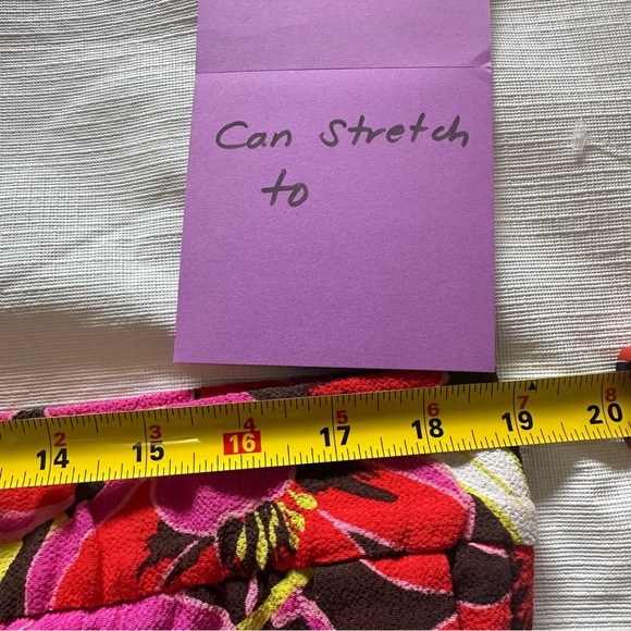 Kate Spade Red and Pink Cropped Floral Pants - Picture 6 of 11